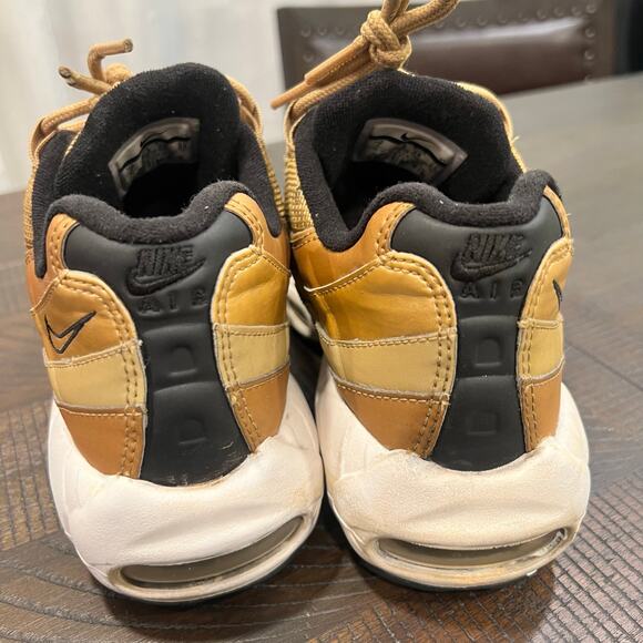 Nike Air Max 95 Metallic Gold women 7 - Picture 7 of 11